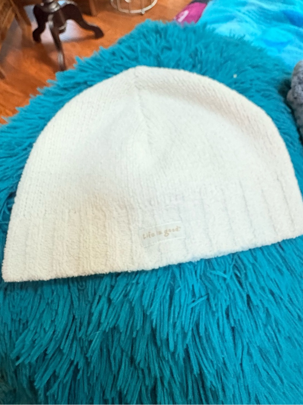 Life Is Good Cozy Cream 
Beanie EUC